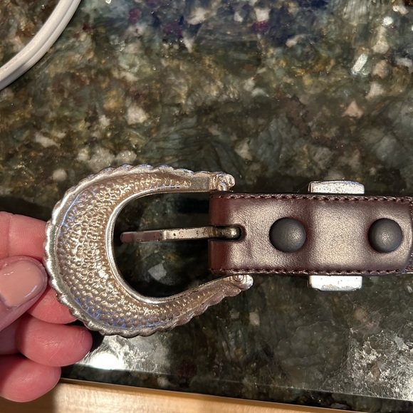 Resistol Leather belt. Western buckle. Wave design with inlay and silver studs. - Picture 10 of 12